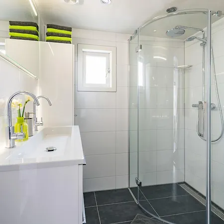 Houseboat Lady Jane 4* Амстердам